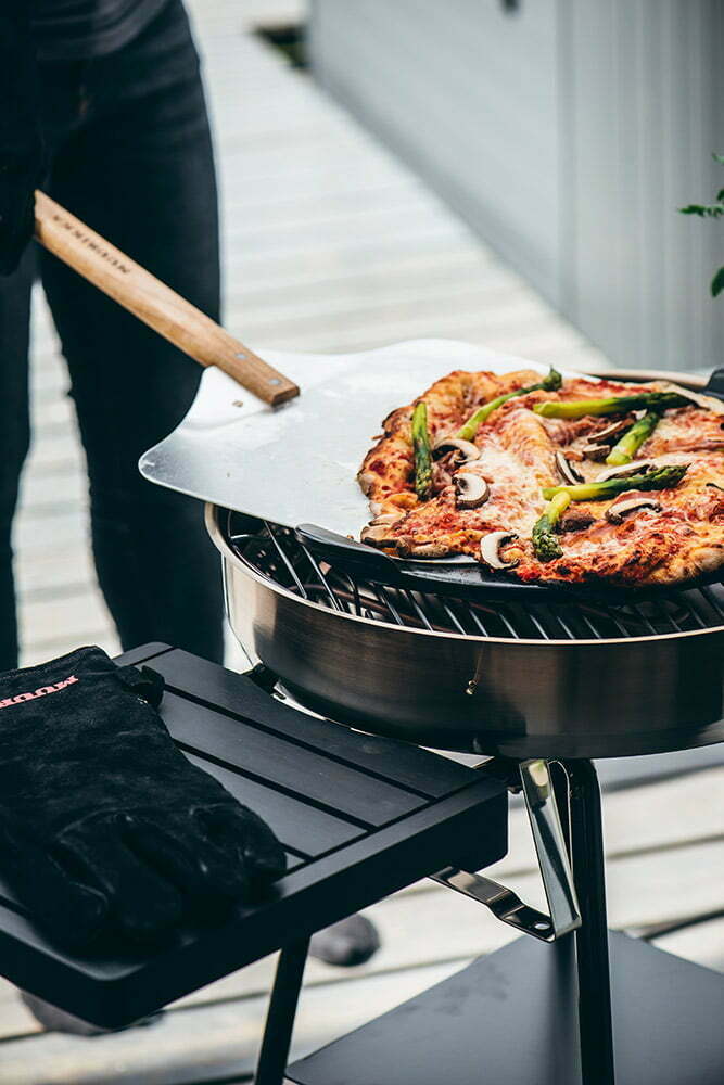Pizza on helppo valmistaa myös grillissä.