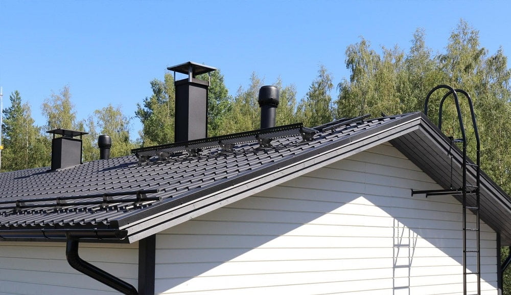sadevesijärjestelmät ja kattoturvatuotteet: lumiesteet